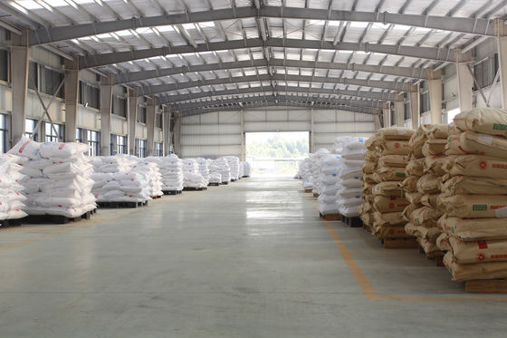 700-900kg/M3 moldeado amino C3H6N6 plástico Crystal Powder blanco