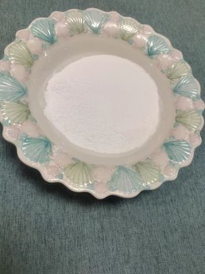 Gránulos de encargo C3H6N6 no tóxico de la melamina para cubrir/resina