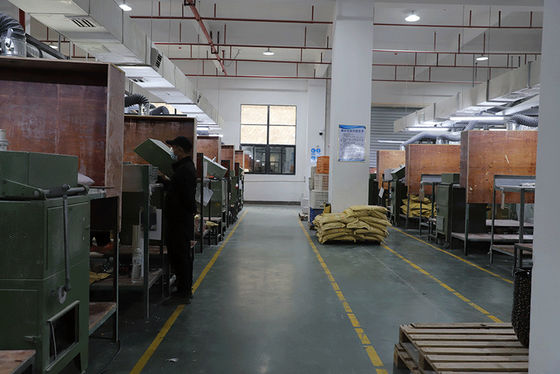 Polvo puro de la melamina del pH 7.5-9.5 para la producción CAS 108-78-1 del servicio de mesa de la melamina