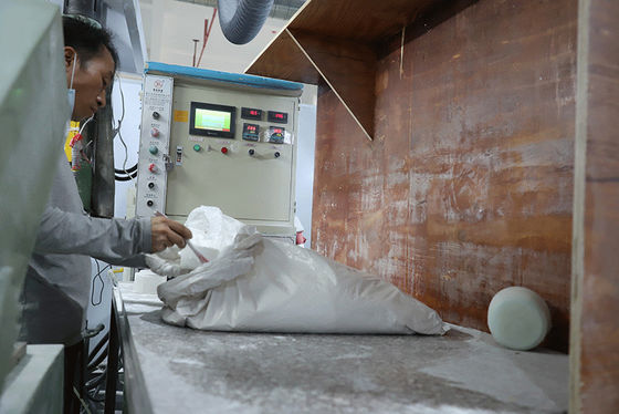 Tóxico plástico amino del compuesto del Cas que moldea 108-78-1 no inodoro