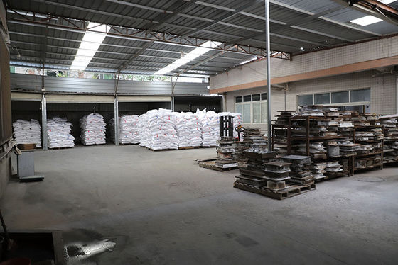 Polvo de moldeado de la melamina de Tripolycyanamide de la categoría alimenticia para el servicio de mesa 1.573g/m3