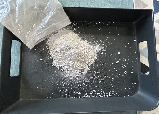 99.9% de pureza Melamina materia prima vidrio en polvo no tóxico 25kg / bolsa Cianuramida