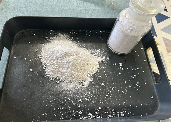 99.9% de pureza Melamina materia prima vidrio en polvo no tóxico 25kg / bolsa Cianuramida