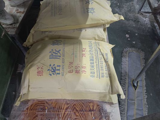 Polvo de moldeo de melamina de alta pureza 99,8% Color personalizado para la producción de vajilla