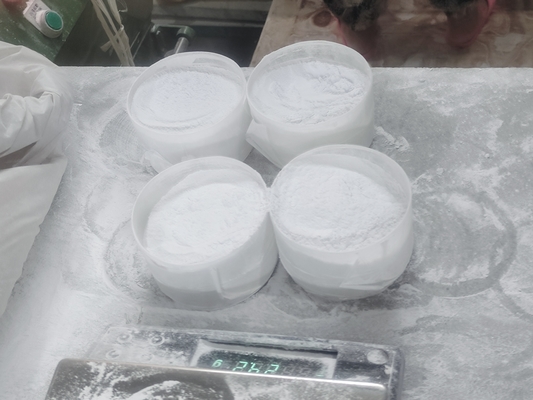Polvo de moldeado blanco de la melamina del grado de la industria del polvo de la melamina del OEM C3H6N6